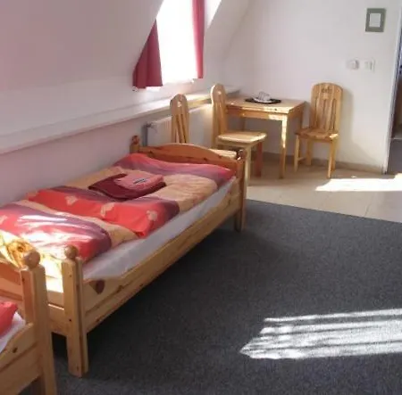 Hotel Zlata Noha 3*