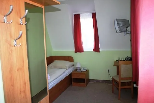 拉塔诺膳食公寓